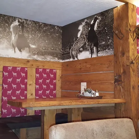 Forsthof ゲストハウス ザンクト・ヨーハン・イム・ポンガウ